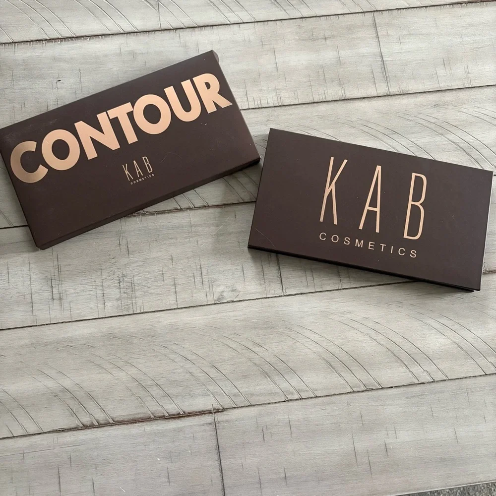 KAB COSMETICS CONTOUR LARGE PALETTE GIFT SET BRAND NEW IN BOX